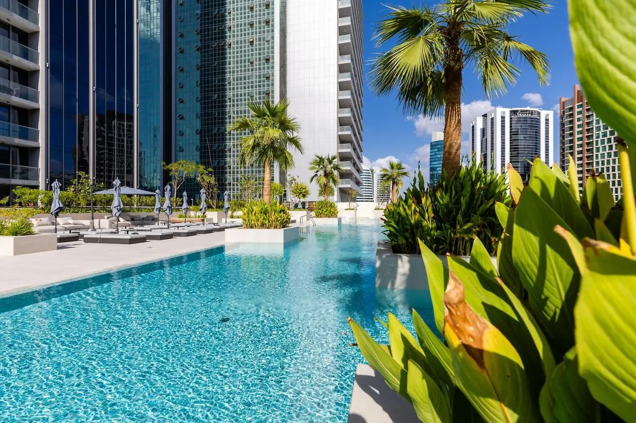 Apartamento Maison Privee - Exquisite Duplex With Private Patio & Loft Living Dubai